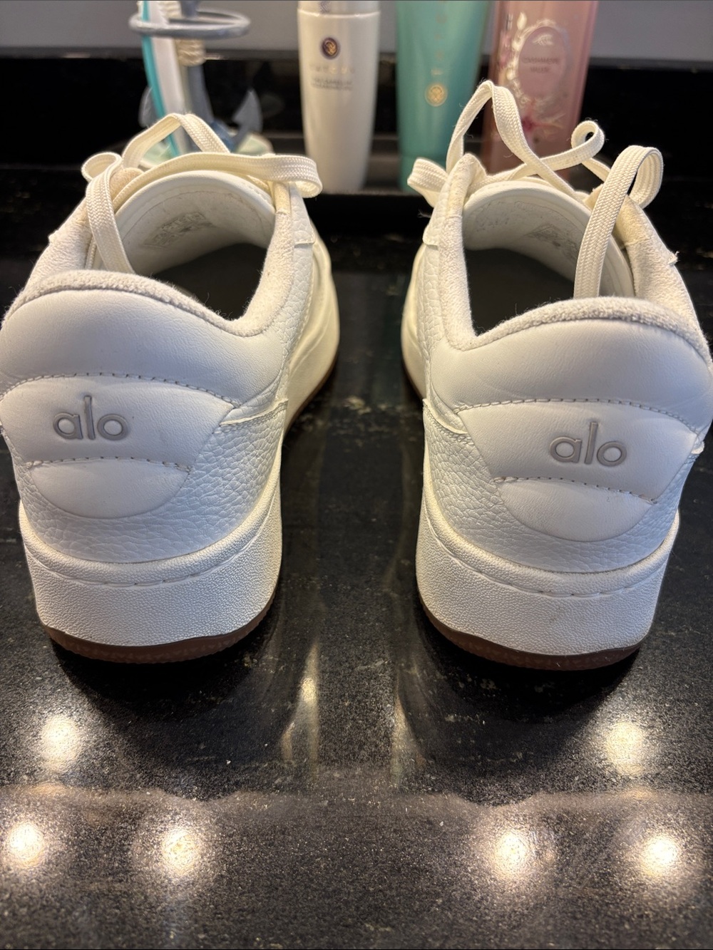 ALO Yoga Women's Cream White Low-Top Sneakers, 7.5 - Picture 2 of 7